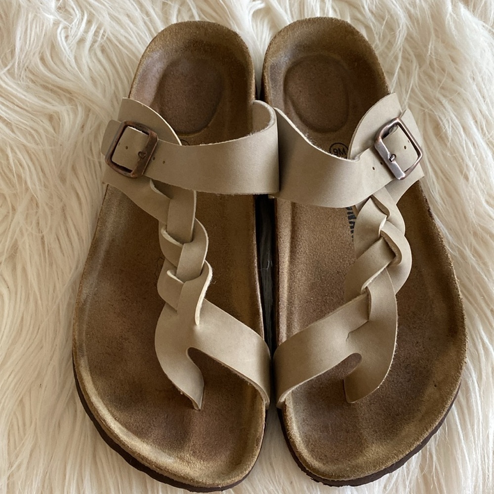 CUSHIONAIRE sandals